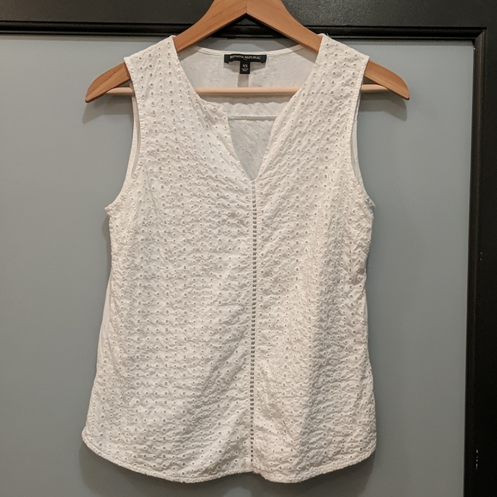 BANANA REPUBLIC factory eyelet top xs white